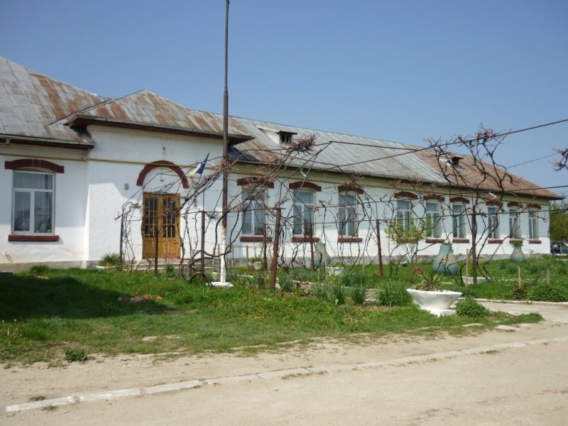 scoala nr 1 ghirdoveni